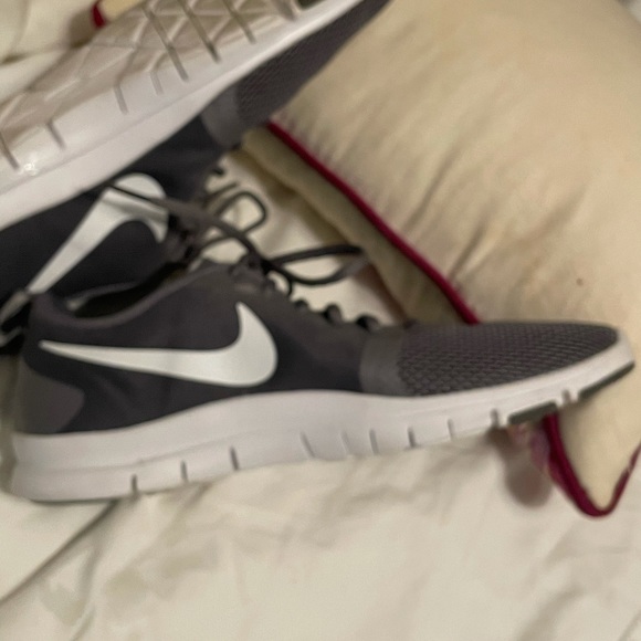 Nike Training Flex Essential Trainer - Picture 6 of 9